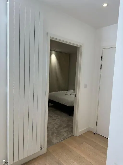 Dockside Apartment With Scenic Views London