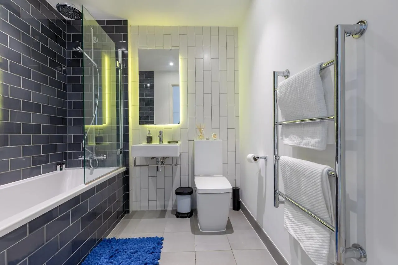 לונדון Dockside Apartment With Scenic Views בריטניה